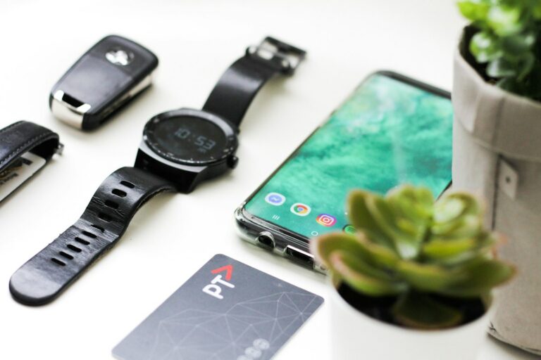 Smartwatch and phone