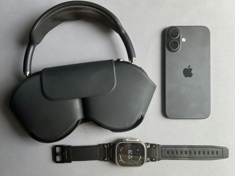 Headphones and smartphone