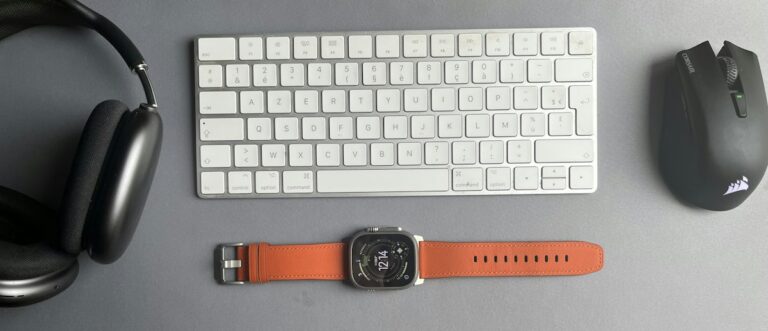 Keyboard and smartwatch